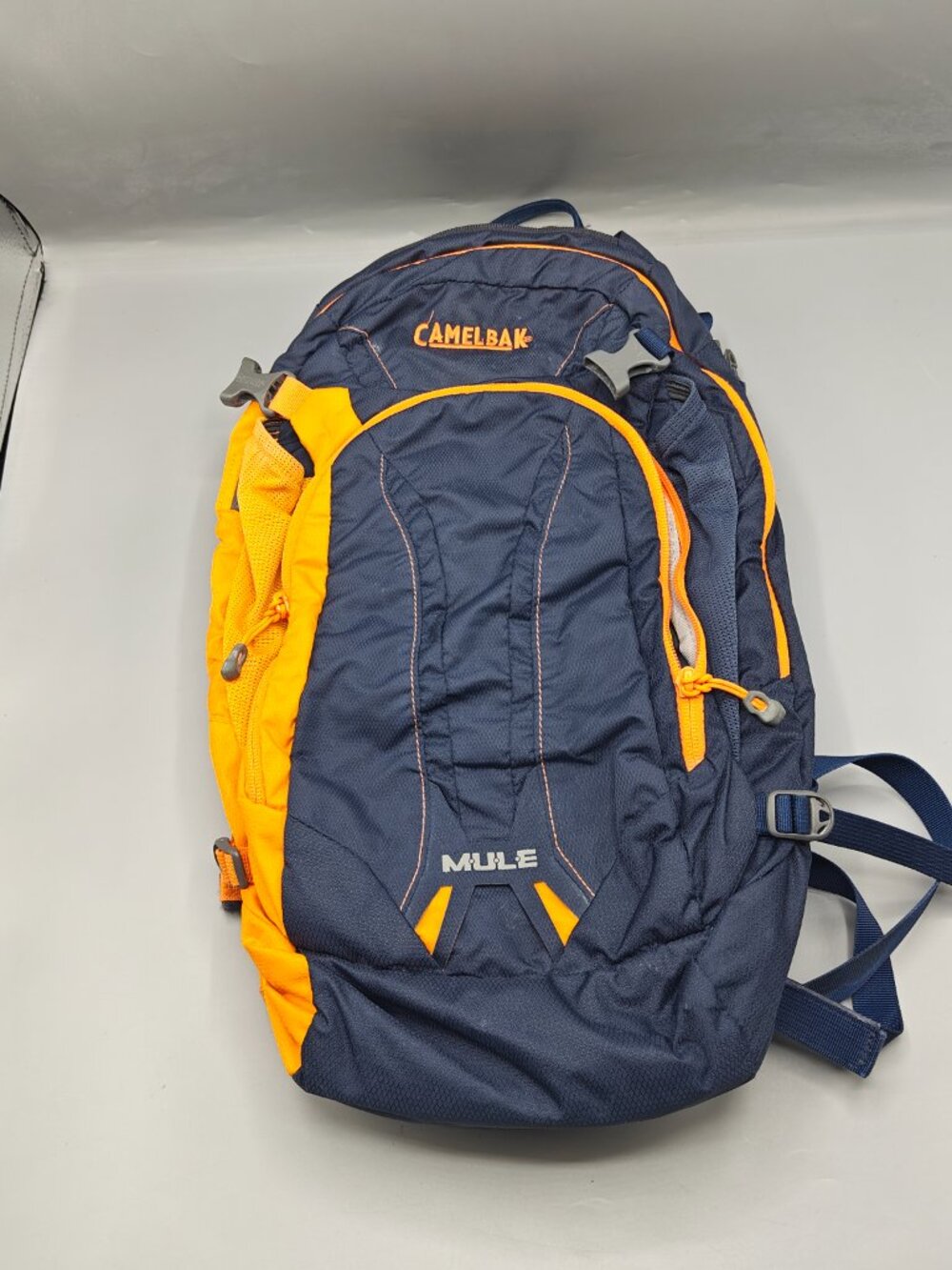 CamelBak M.U.L.E. Mountain Bike Hydration Backpack "No water bladder" Pre-Owned